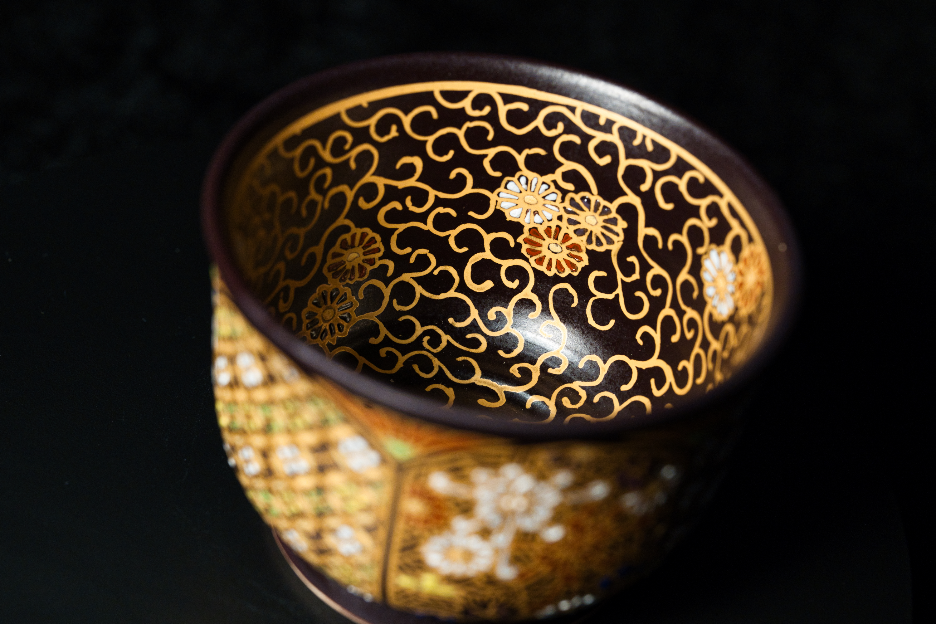 Satsuma Ware “Karakusa”［唐草］– Black Satsuma Handcrafted Sake Vessel